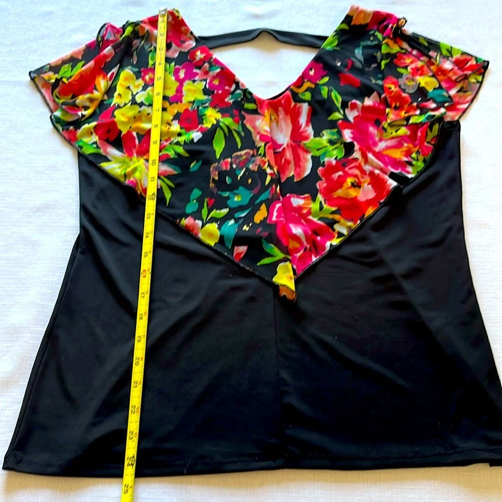 Super Cute Top - Picture 5 of 5